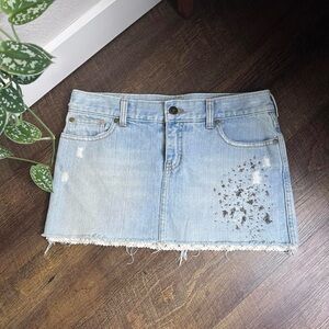 Vintage Abercrombie and fitch jean mini blue and white striped skirt Size 2